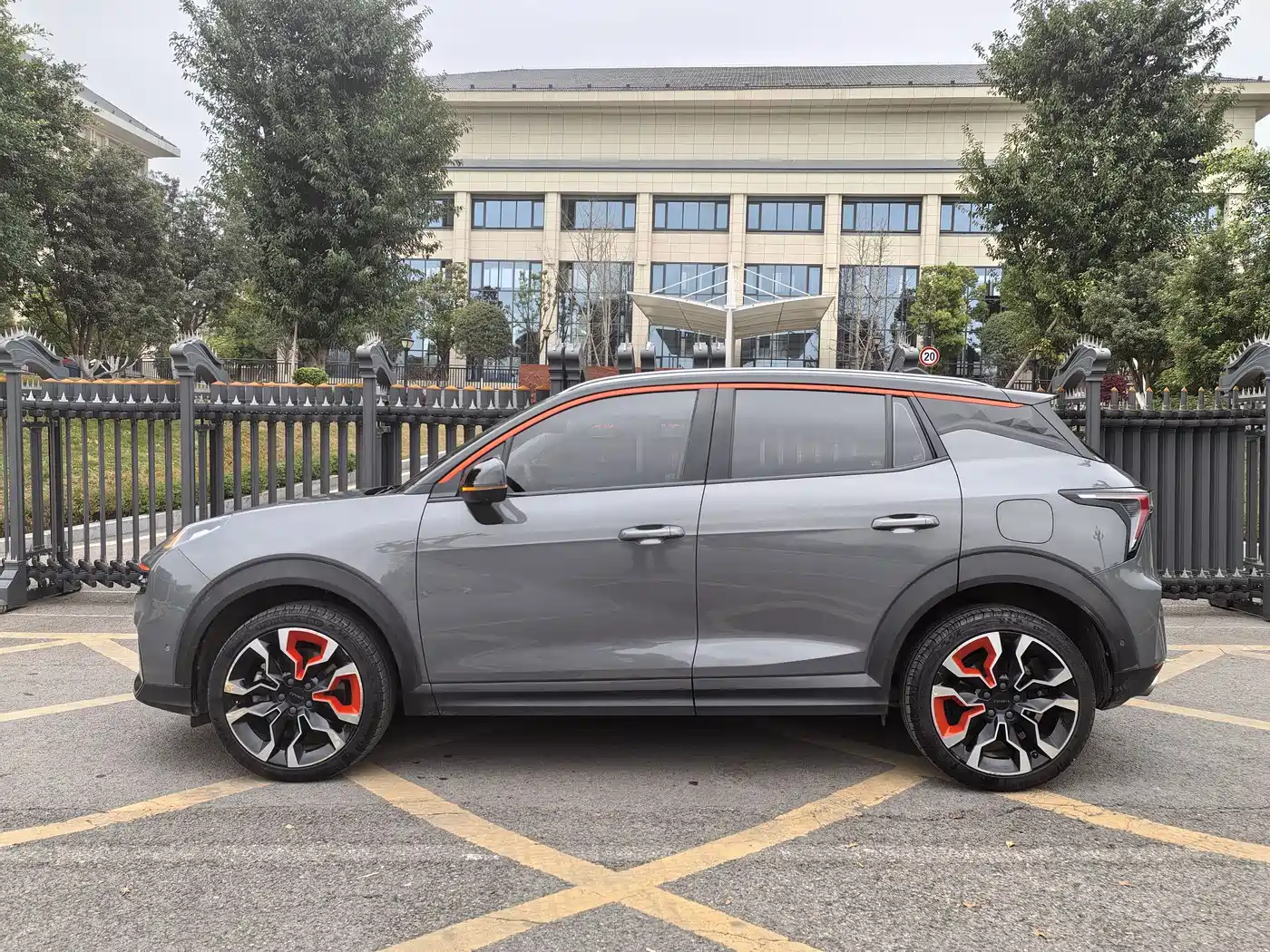 Lynk & Co 06 2020 1.5T Halo фото 7