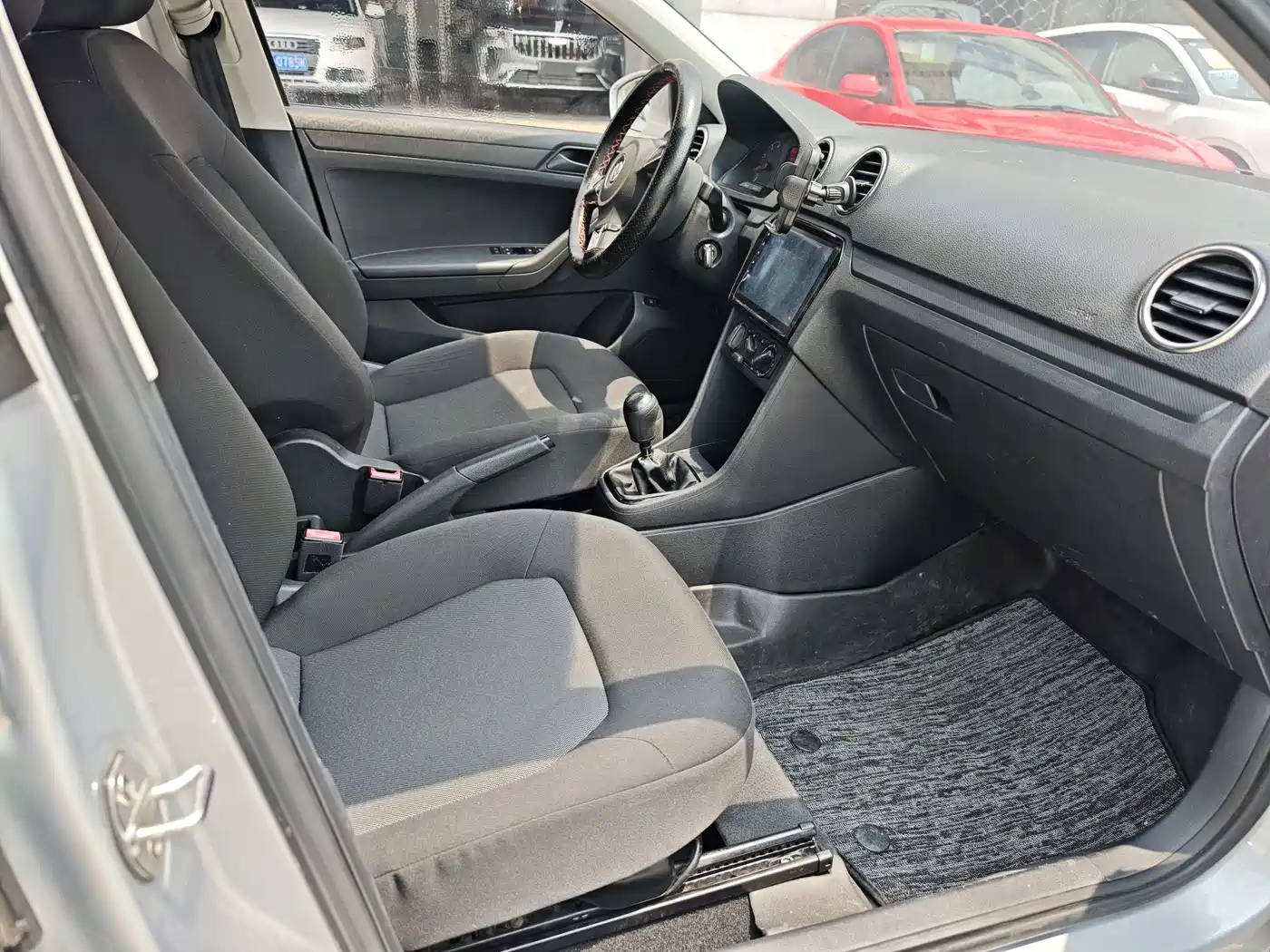 Volkswagen Jetta 2015 Value Edition 1.6L Manual Fashion фото 11
