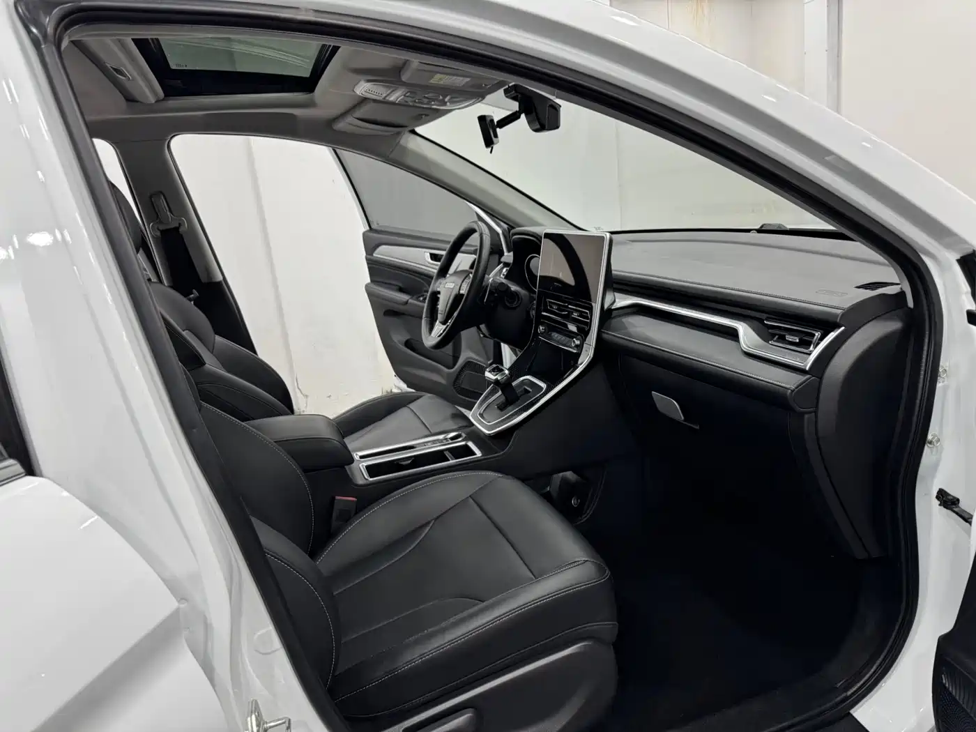 Haval M6 2021 PLUS 1.5T DCT Luxury Smart Connect фото 4