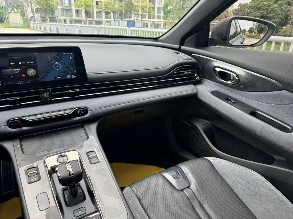 GAC Trumpchi Trumpchi Emkoo 2024 2024 Model 400T Auto Shadow Leopard R PRO Edition