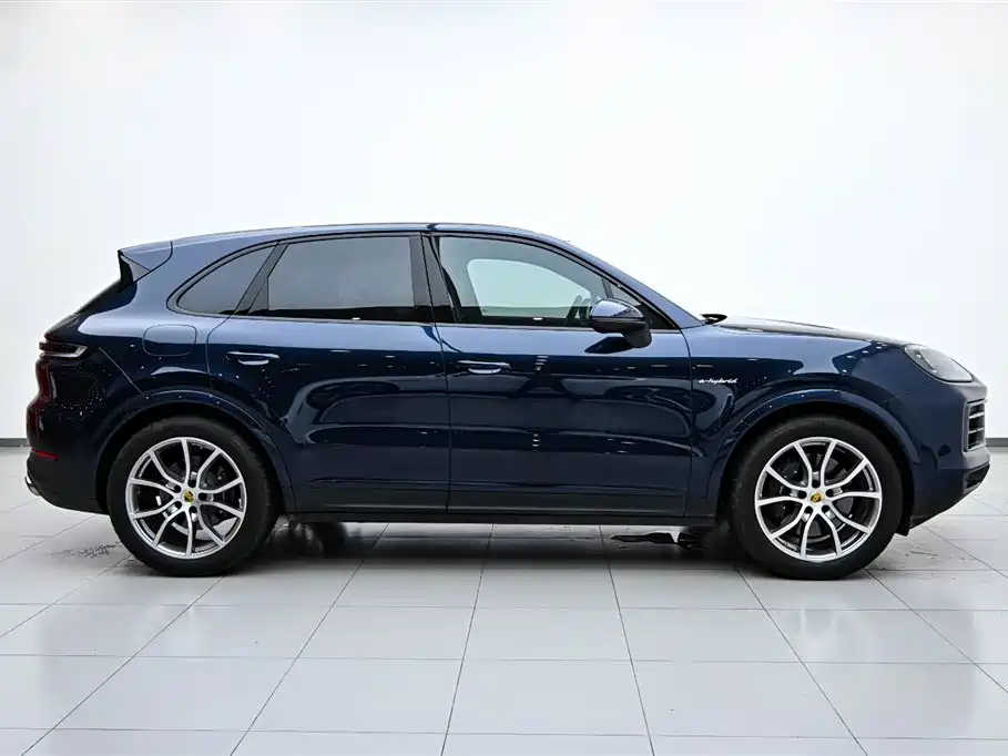 PORSCHE CAYENNE NEW ENERGY