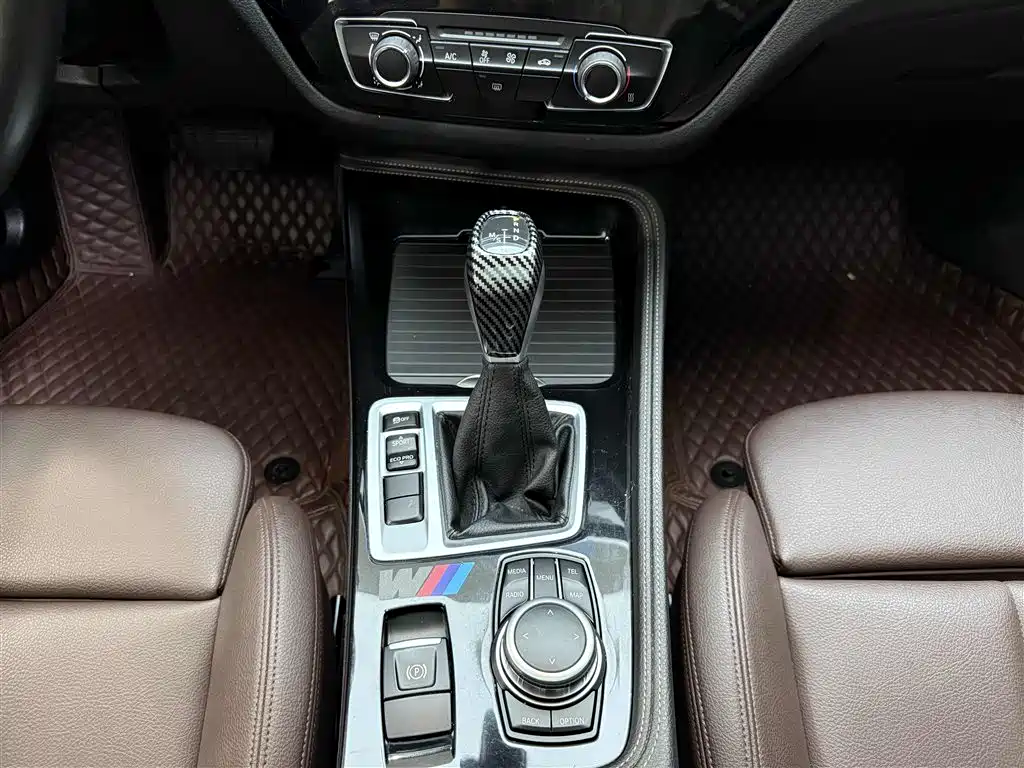 BMW 1 Series 2019 120i Leading M Sport Package фото 9