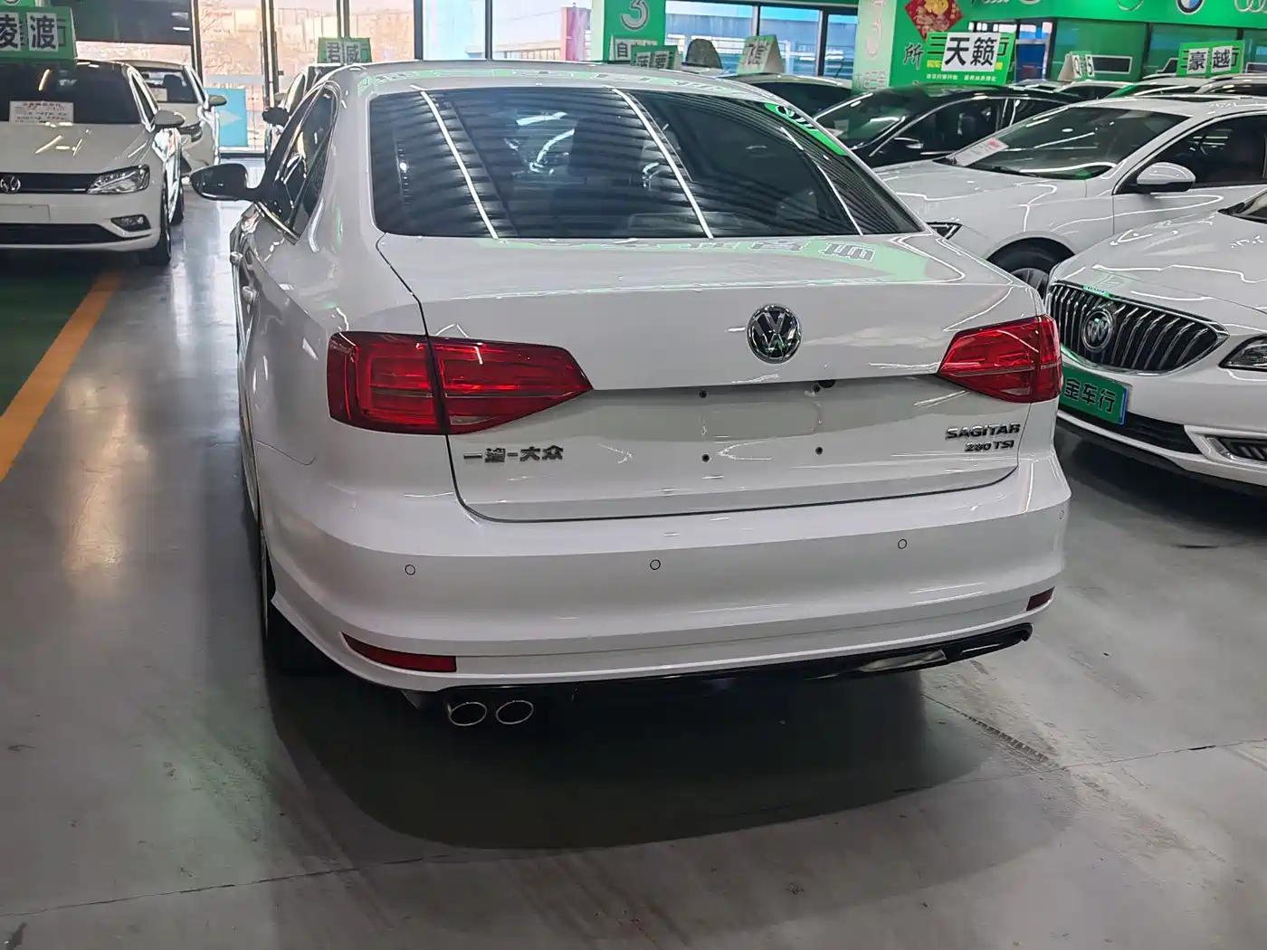Volkswagen Sagitar 2018 280TSI DSG Spark Edition фото 7