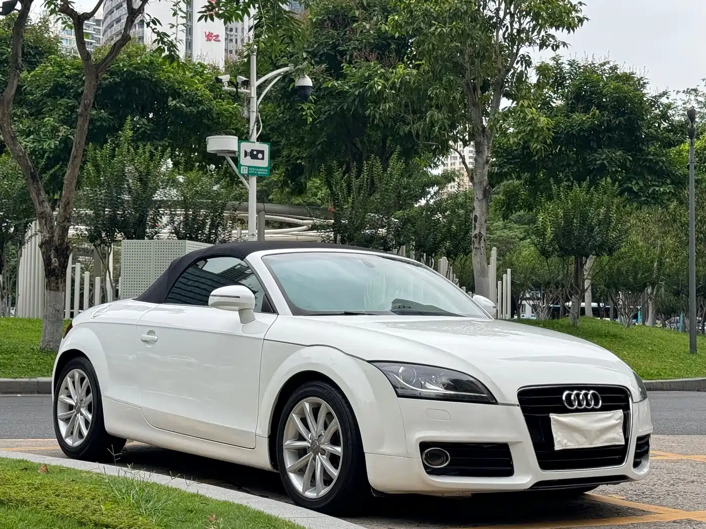 Audi TT 2011 TT Roadster 2.0TFSI фото 3