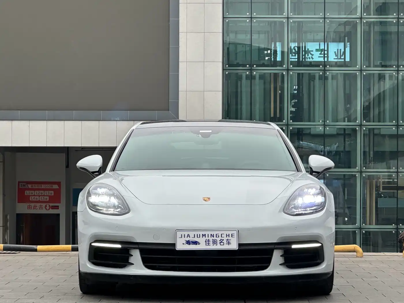 Porsche Panamera 2017 Panamera 3.0T фото 2