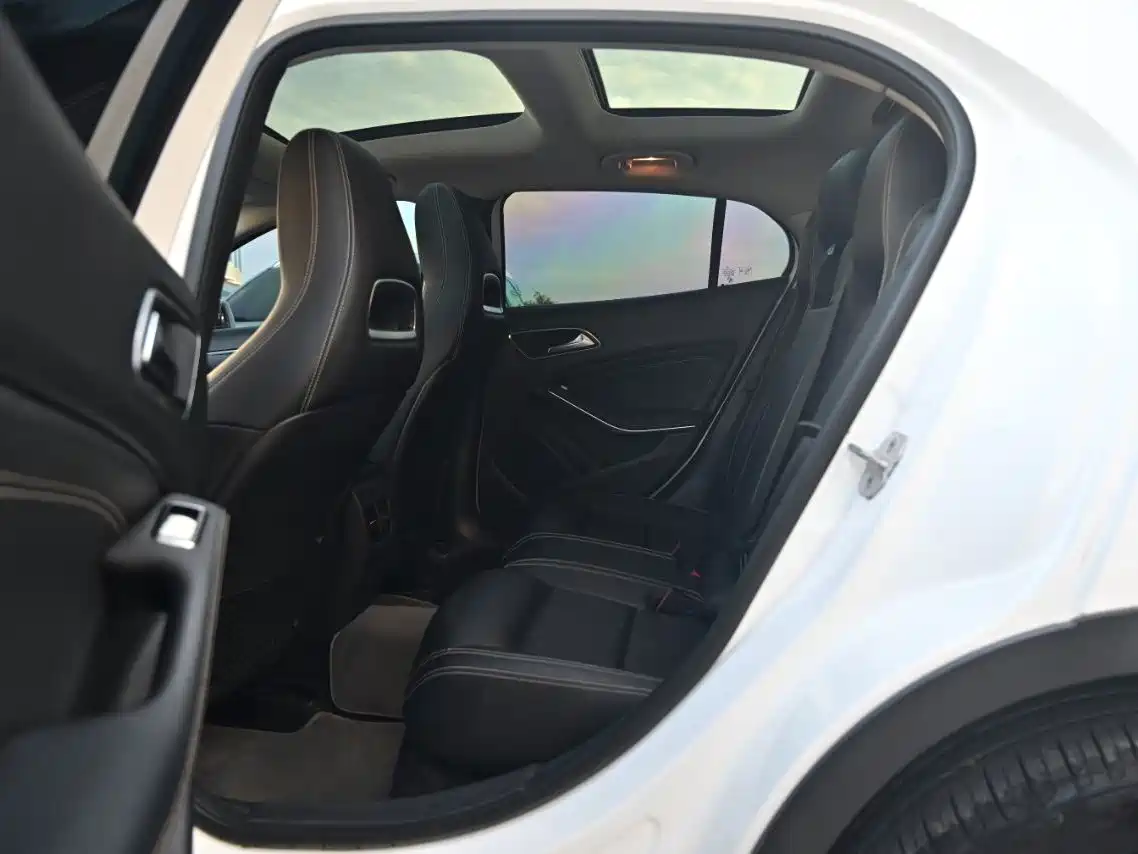 Mercedes-Benz GLA 2016 GLA 220 4MATIC Fashion фото 5