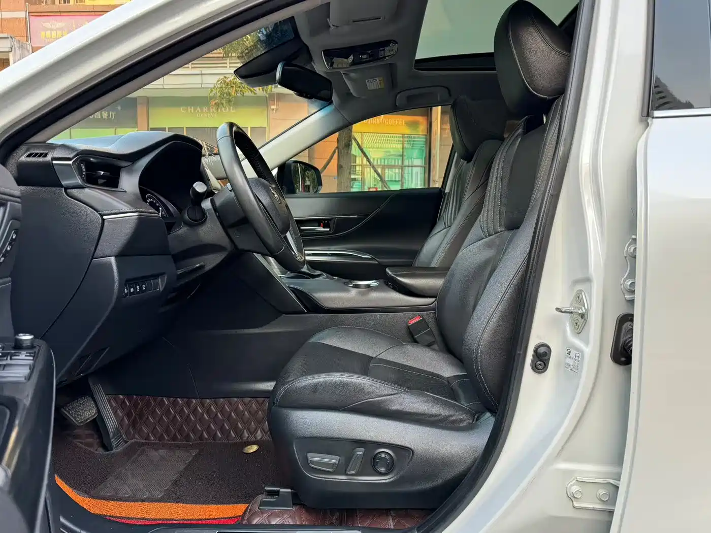 Toyota Lingfang HARRIER 2022 2.0L CVT 2WD Premium Edition фото 4