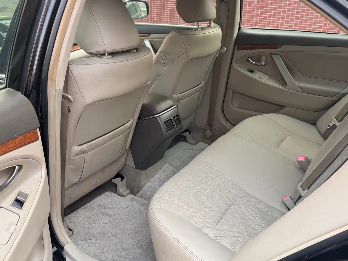 صورة 9 - Toyota Camry
