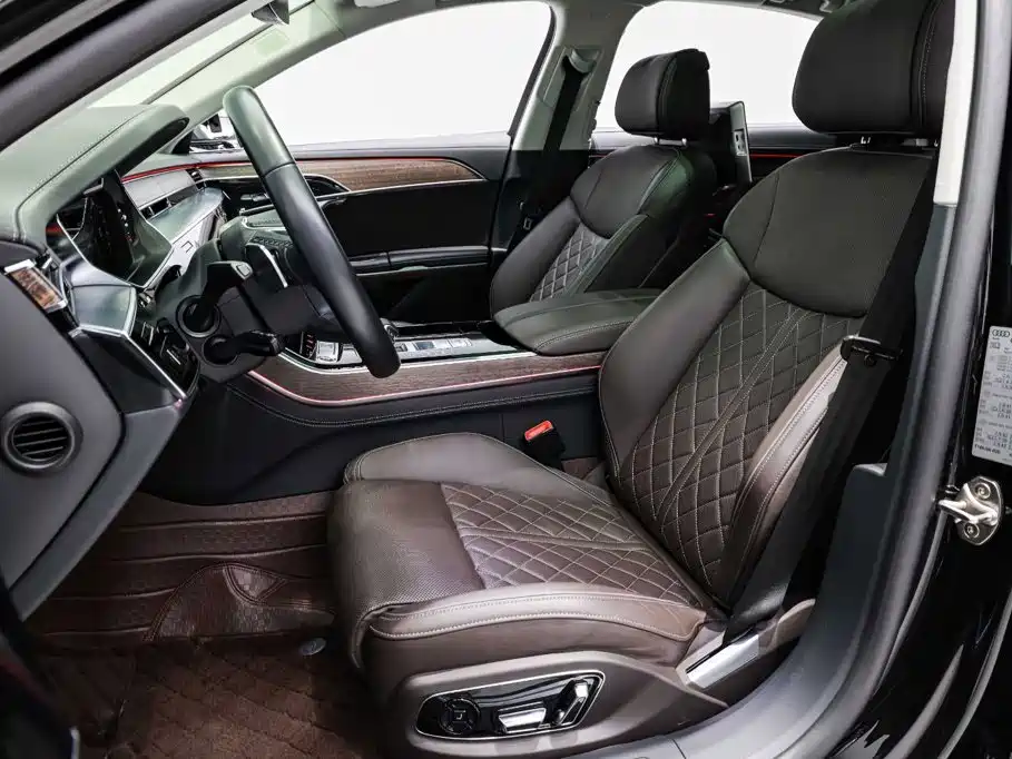 Photo 2 - Audi A8