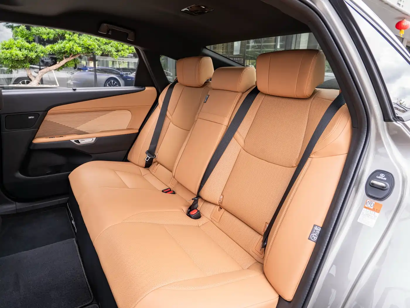 Lexus ES 2026 2025 Model 300h Base Version
