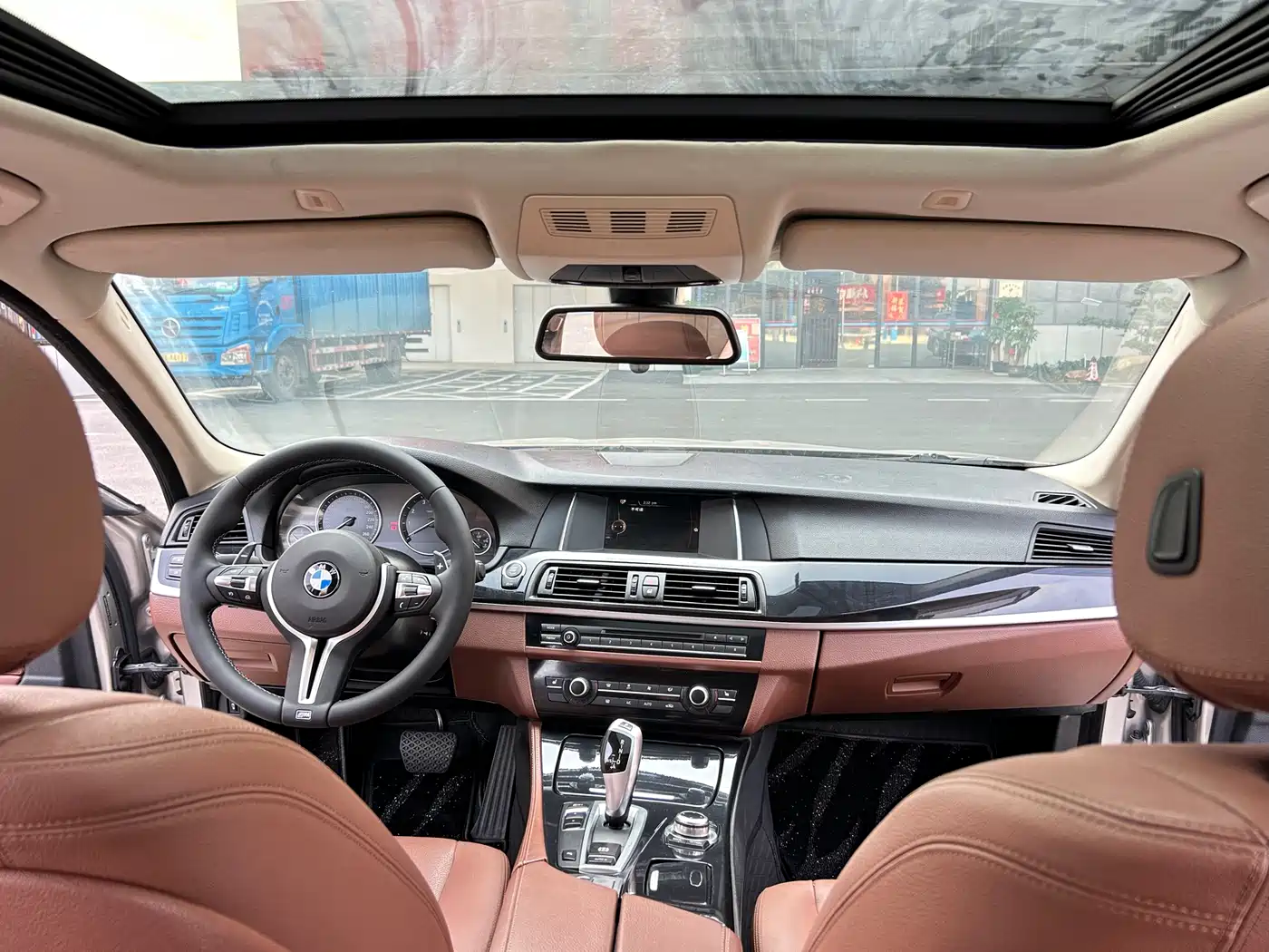 BMW 5 Series 2017 520Li Classic Edition фото 9