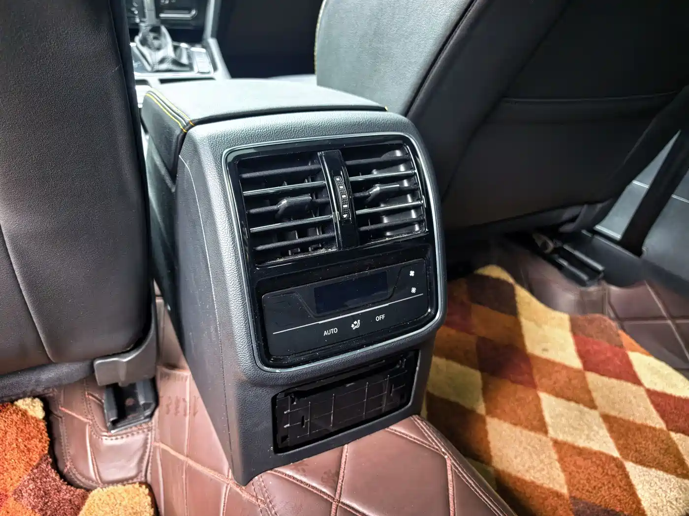 Volkswagen FAW-Volkswagen CC 2023 380TSI Eye-catching Edition фото 18