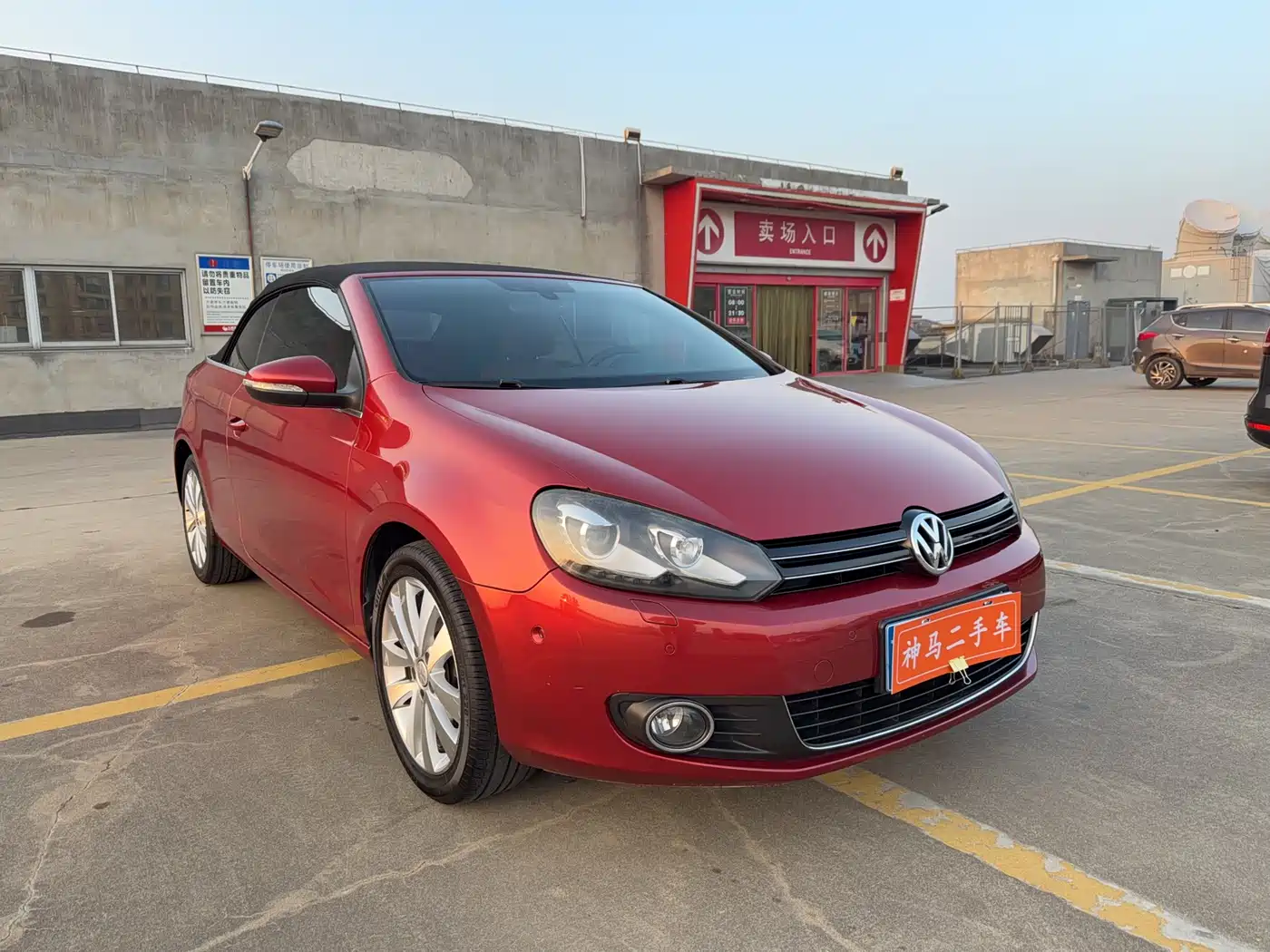 Volkswagen Golf (Import) 2012 1.4TSI Luxury Convertible Edition фото 3