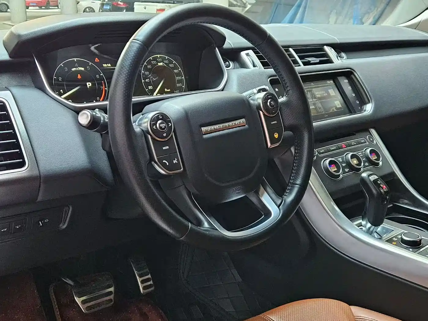 Land Rover Range Rover Sport 2016 Model 3.0 SC V6 HSE фото 4