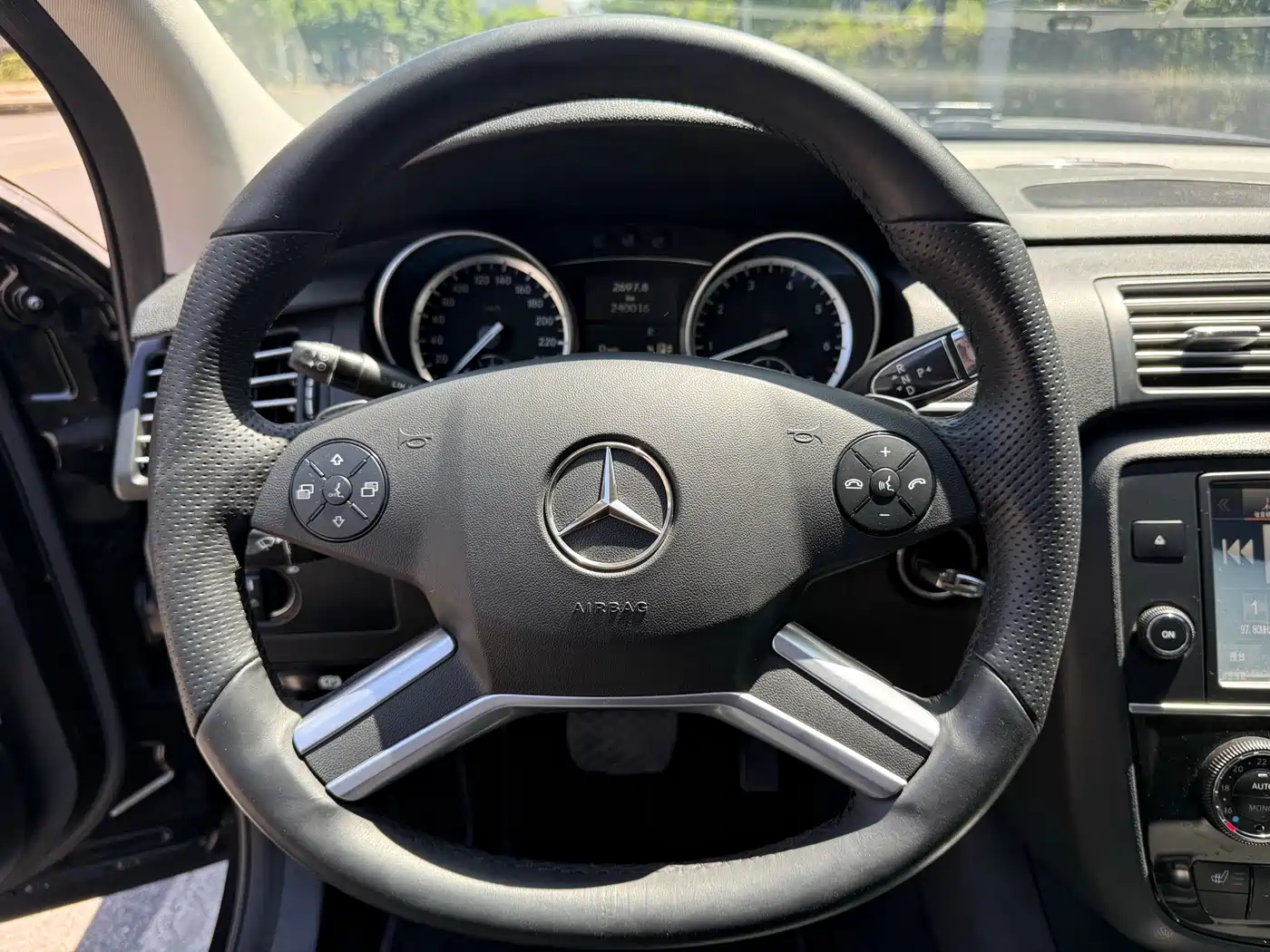 Mercedes-Benz R-Class 2017 R 320 4MATIC Business Collector's Edition фото 9