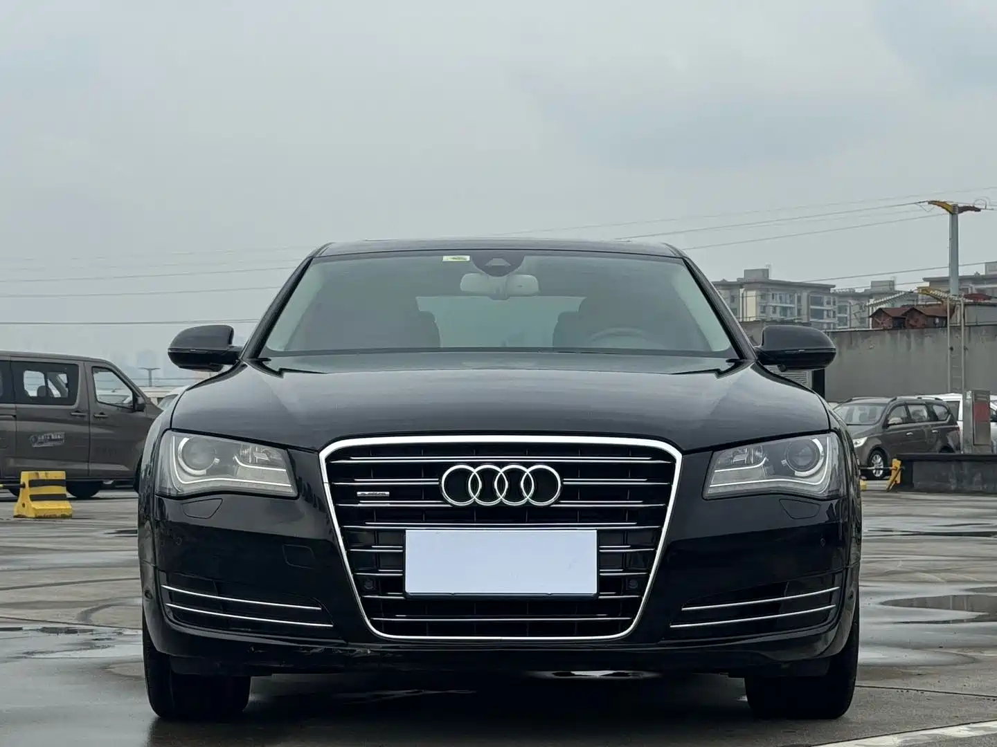 Фото 3 - Audi A8