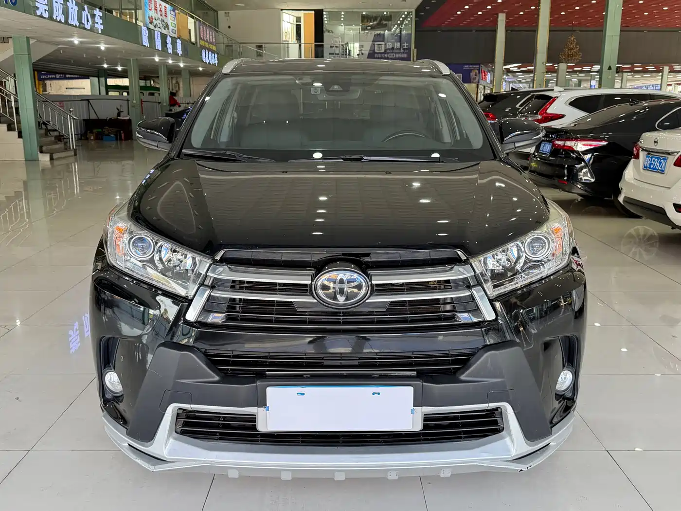 TOYOTA HIGHLANDER