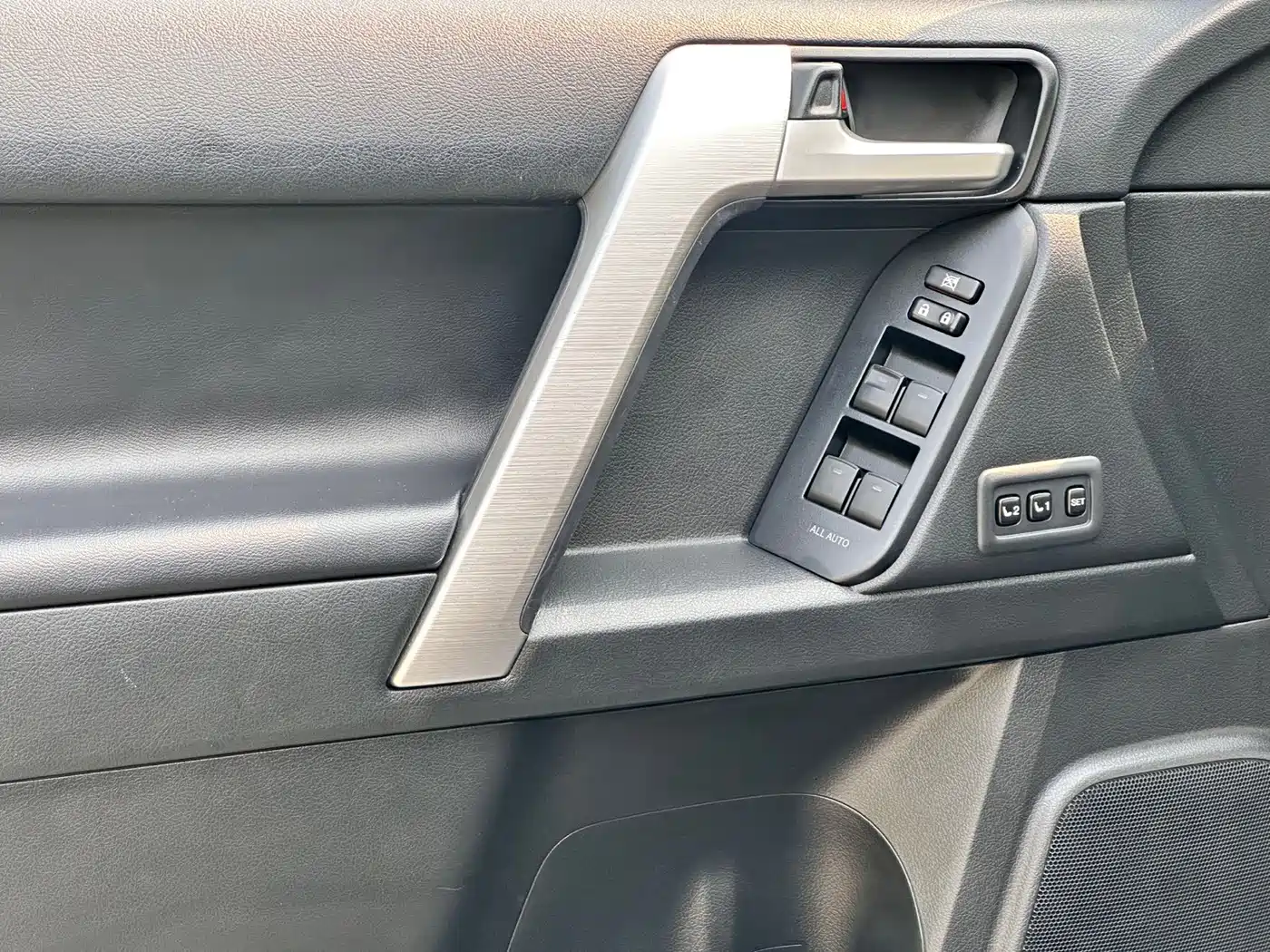 Фото 9 - Toyota Prado