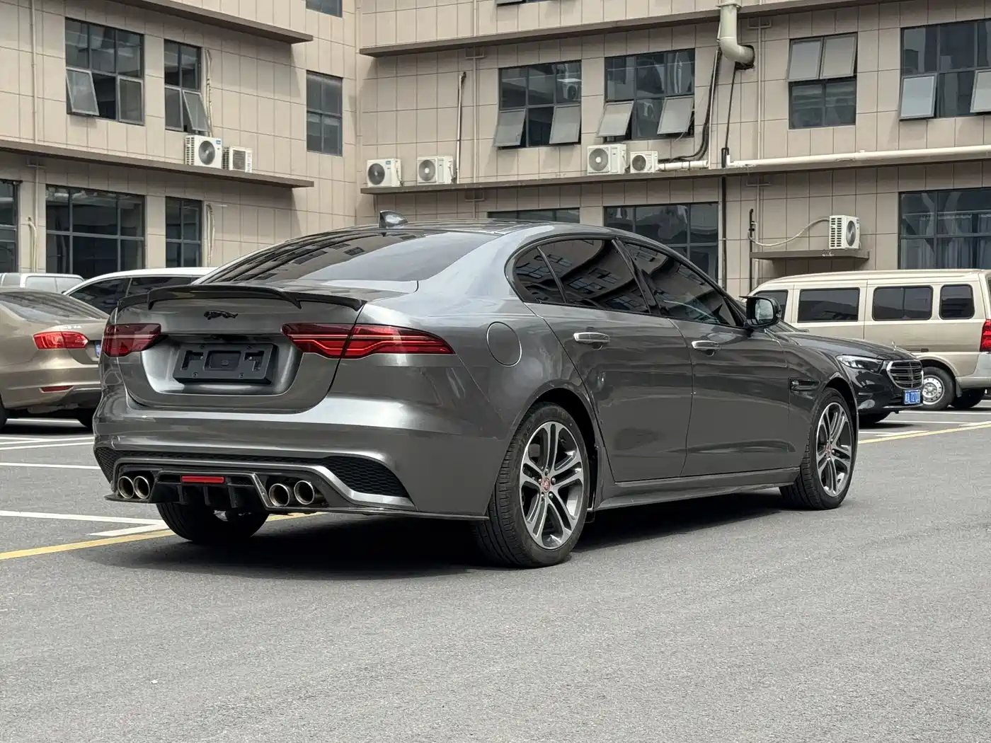 Jaguar XEL 2020 2.0T 200PS R-DYNAMIC S Progressive Sport Edition фото 13