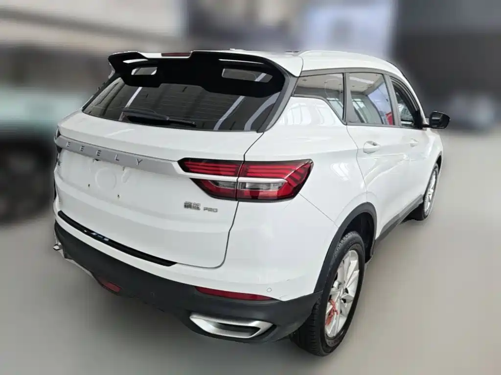 Фото 10 - Geely Coolray