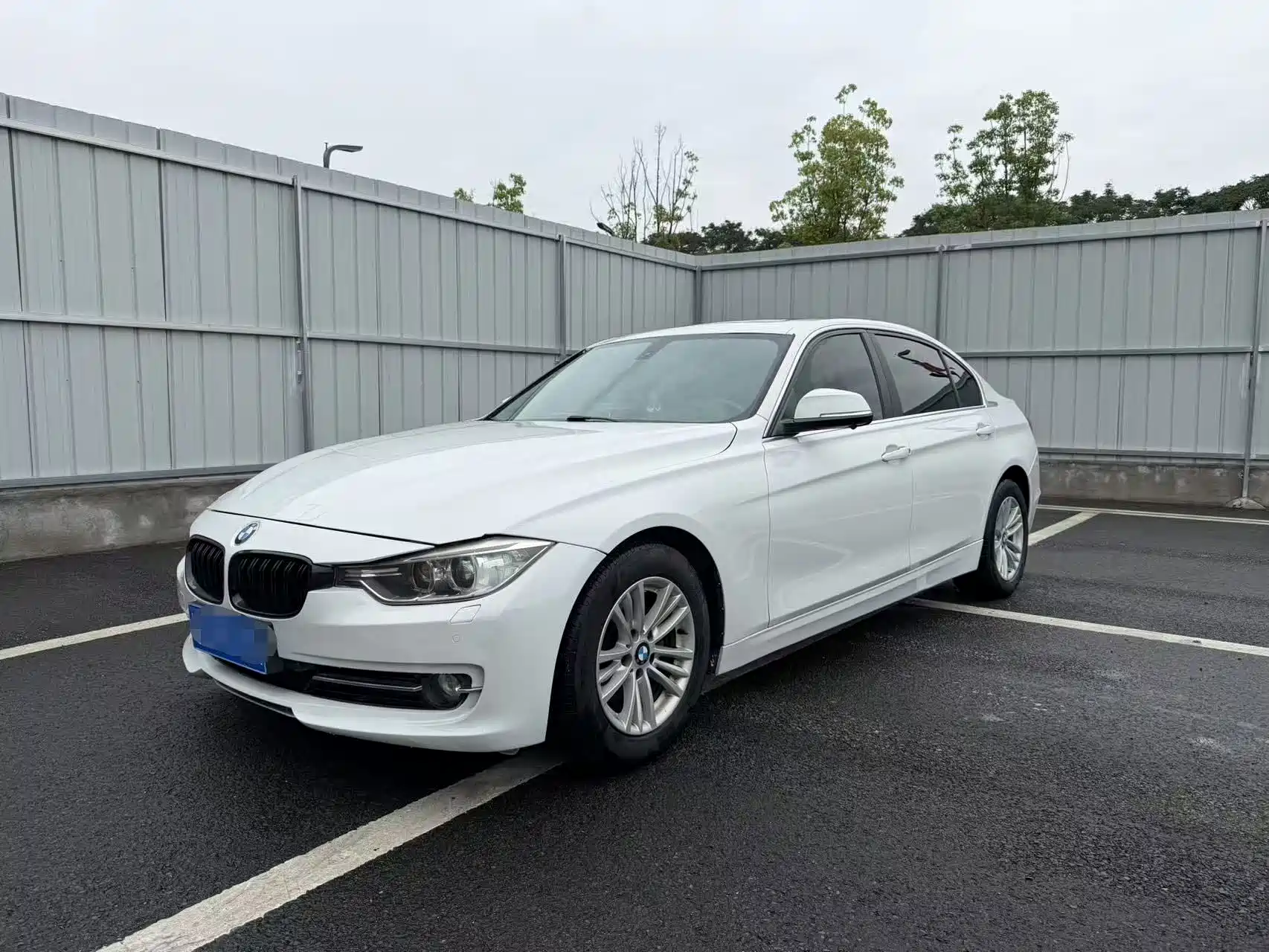 Photo 1 - BMW 3 Series