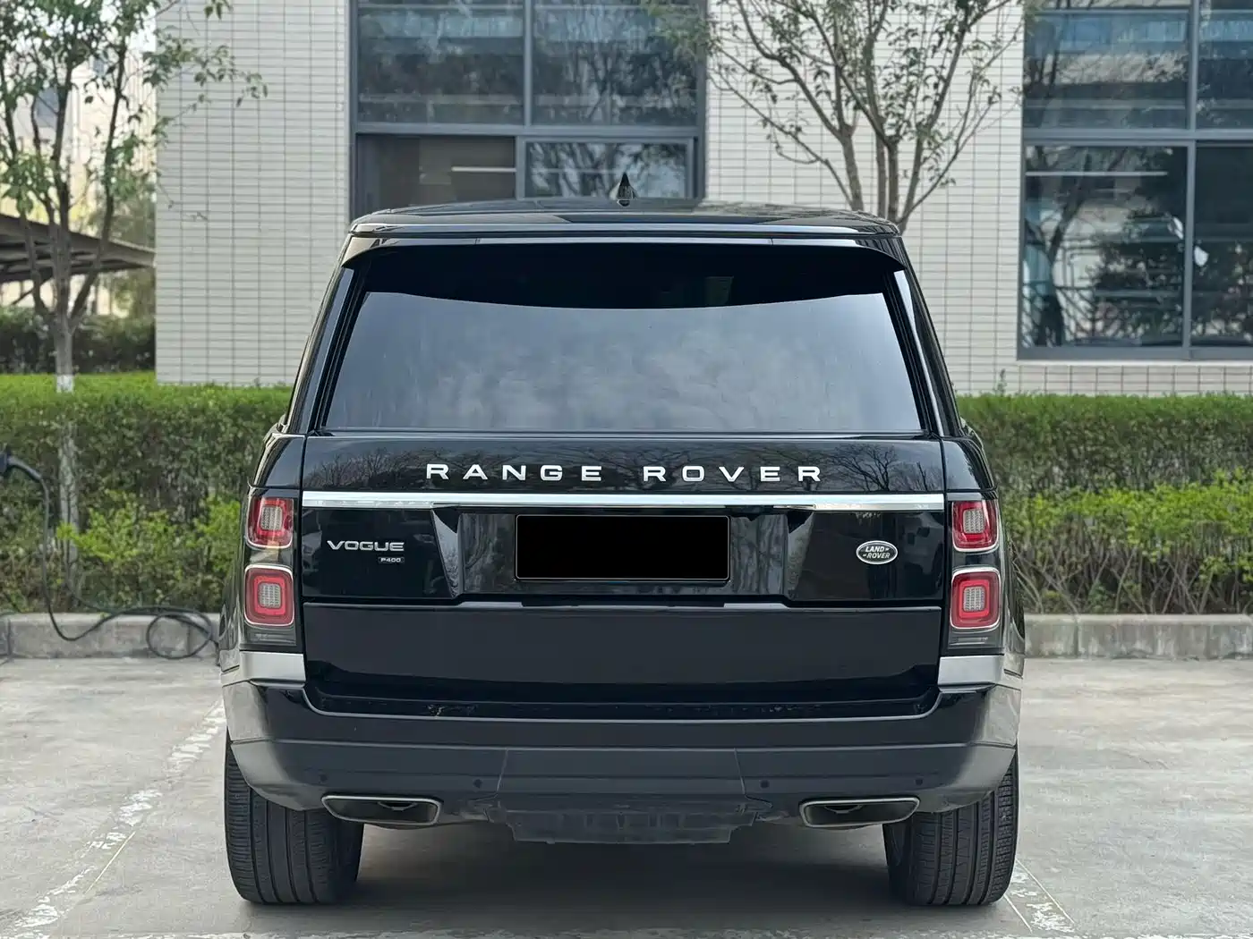 Land Rover Range Rover 2020 3.0 L6 Heritage Extended Edition фото 16