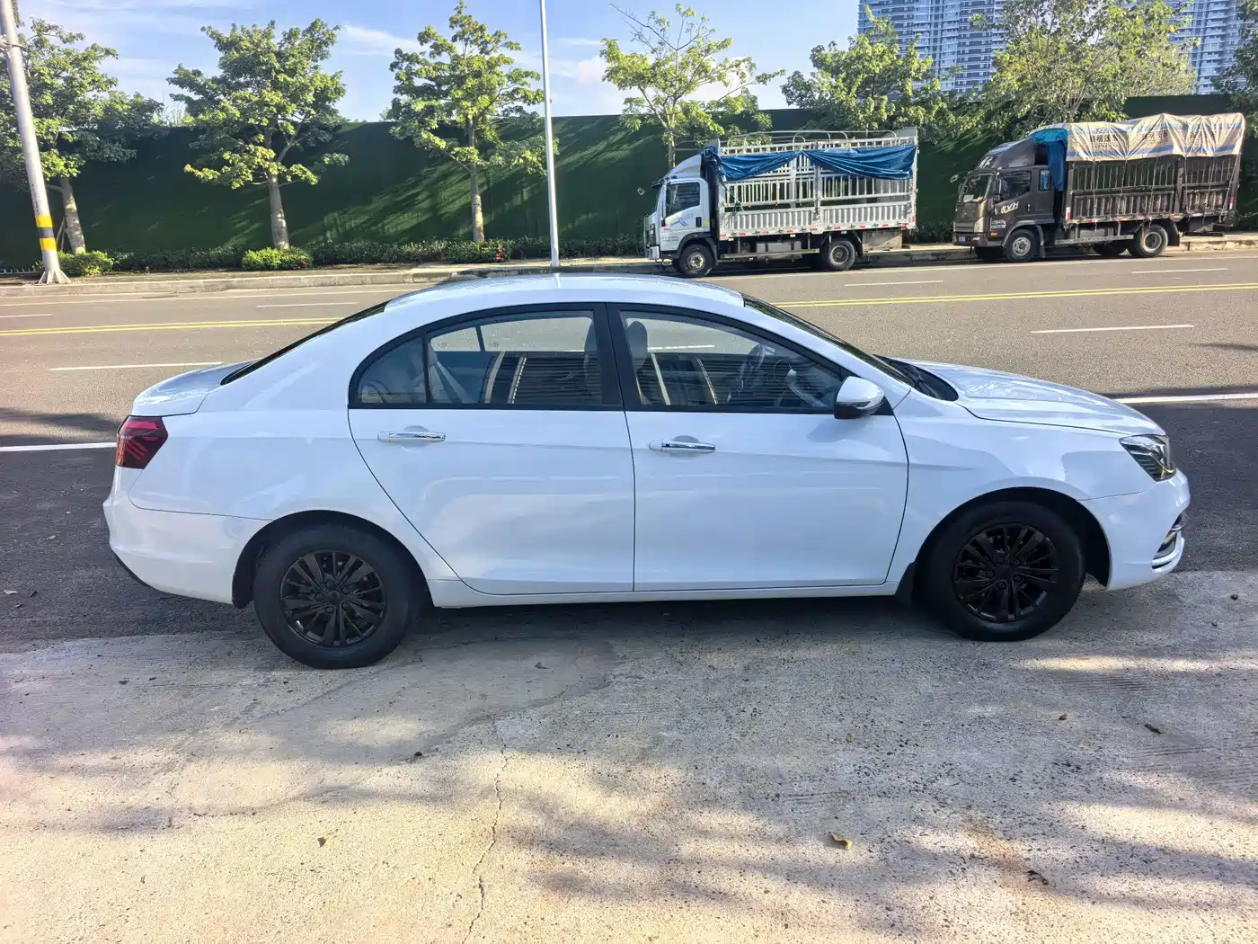 Photo 4 - Geely Emgrand
