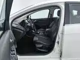 Фото 10 - Ford Focus