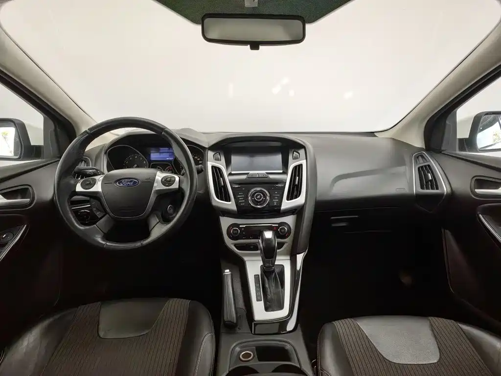 Фото 5 - Ford Focus