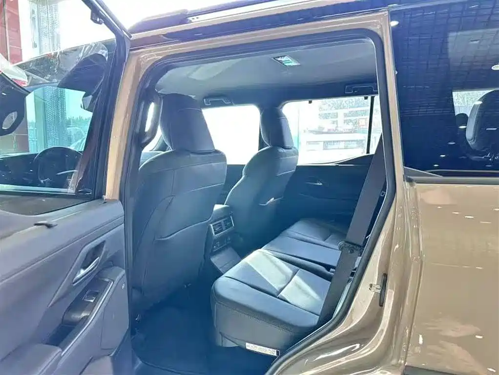 Lexus GX 2024 OVERTRAIL Summit Edition фото 7