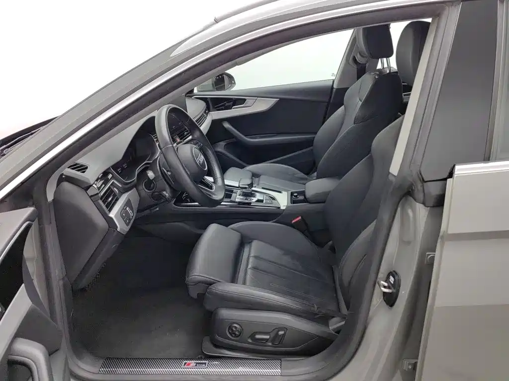 Photo 10 - Audi A5 (Import)