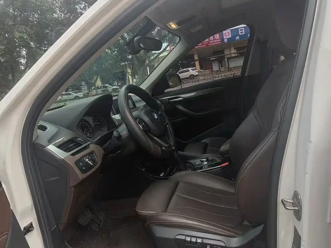 BMW X1 2019 xDrive20Li Premium Model фото 4
