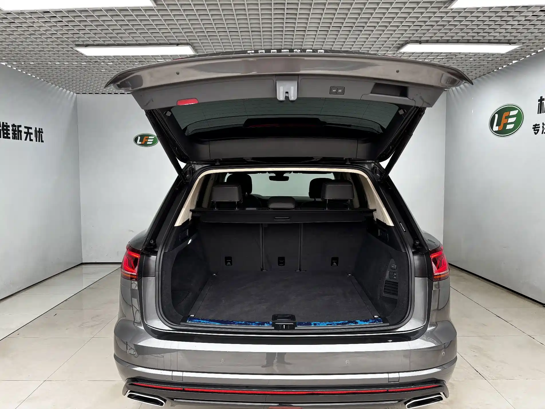 Фото 31 - Volkswagen Touareg
