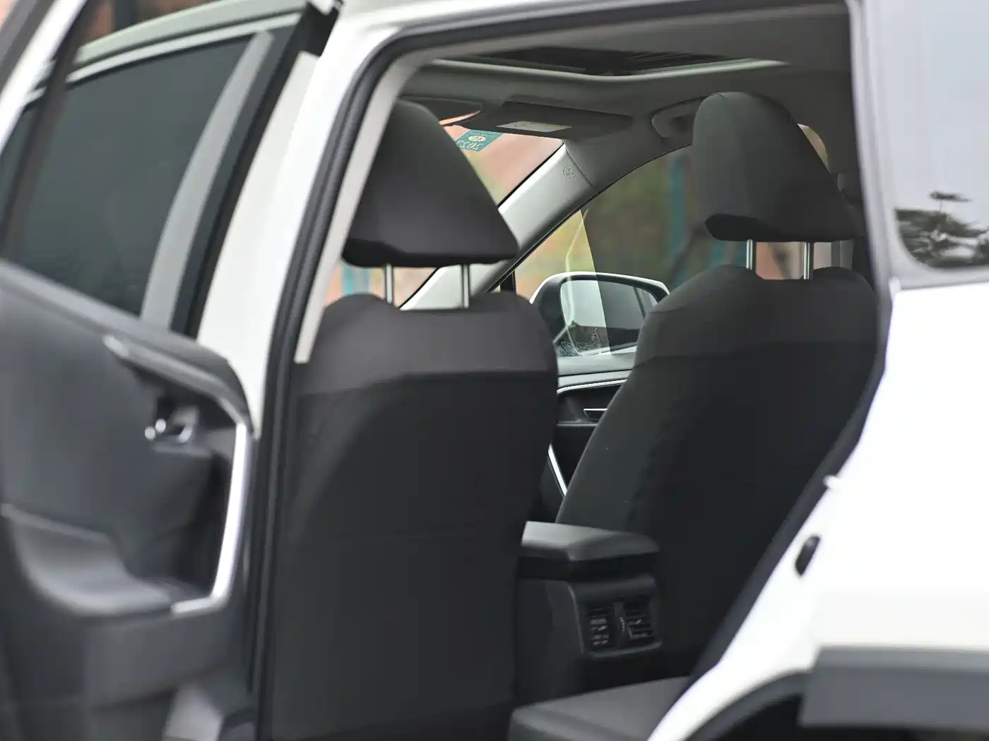 Toyota RAV4 Rongfang 2020 2.0L CVT 2WD Trend Edition фото 5