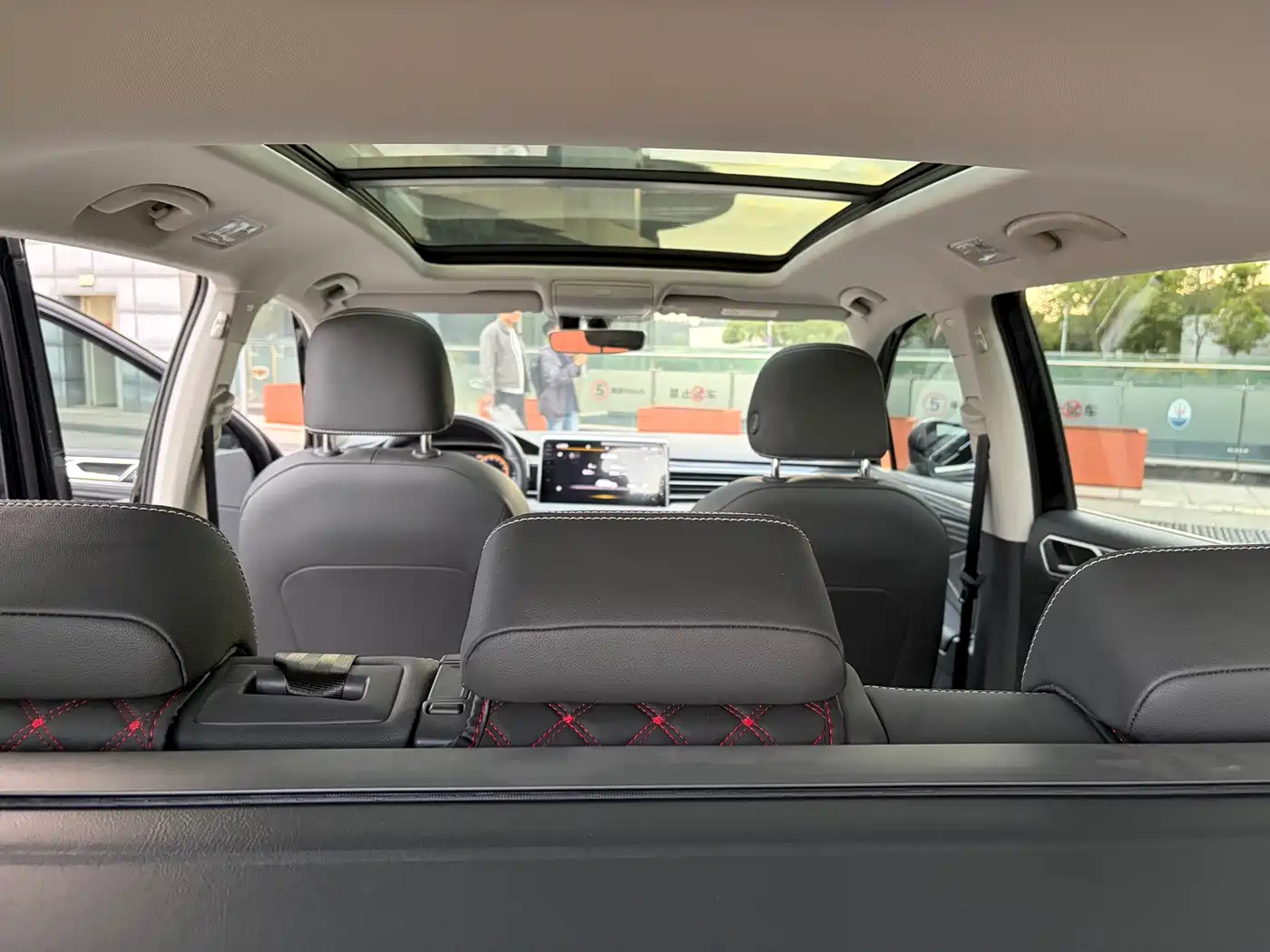 Volkswagen Tiguan L 2022 330TSI Auto 2WD R-Line Premium Edition фото 17