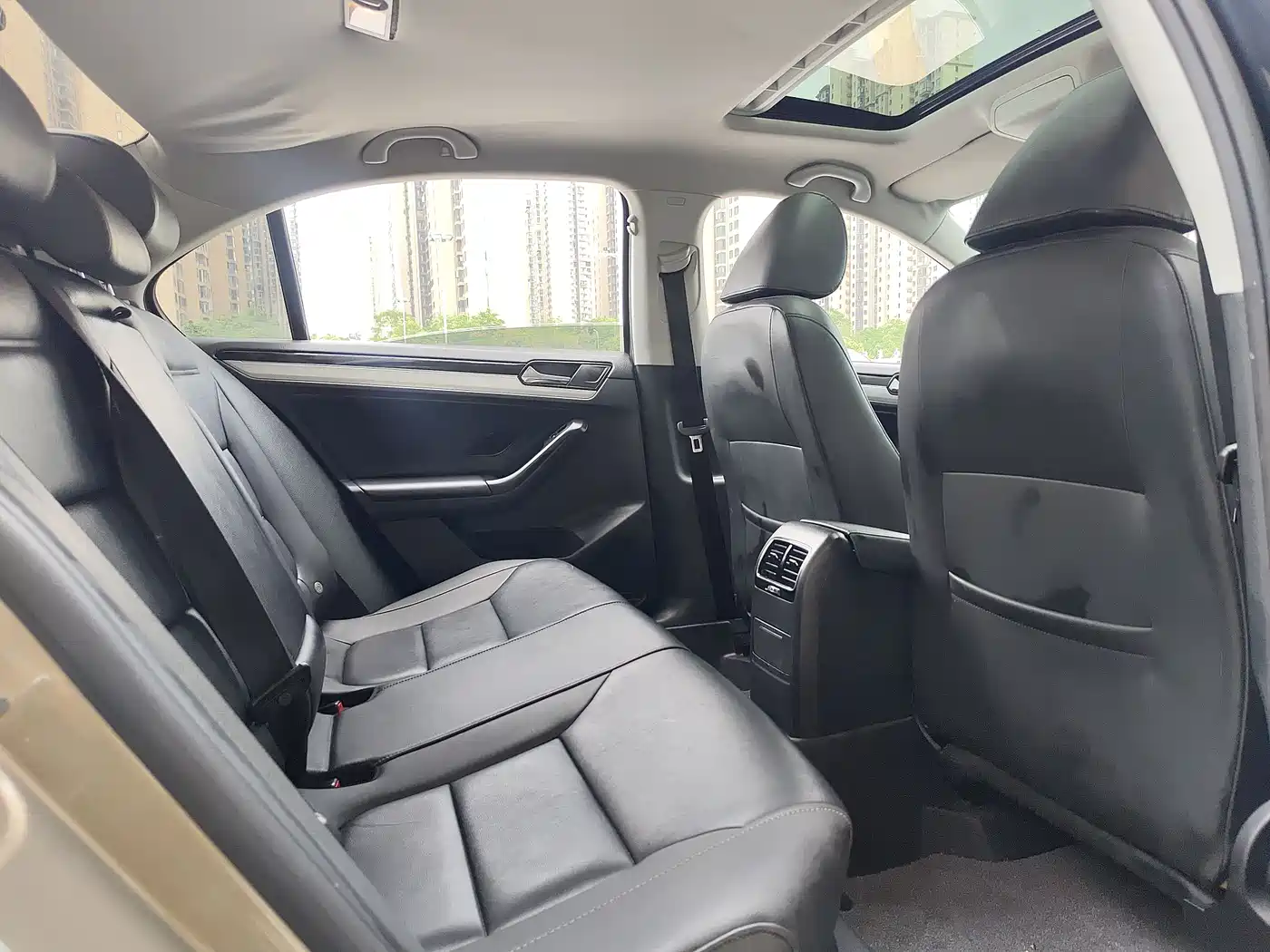 Volkswagen Sagitar 2017 1.6L Automatic Comfort фото 15