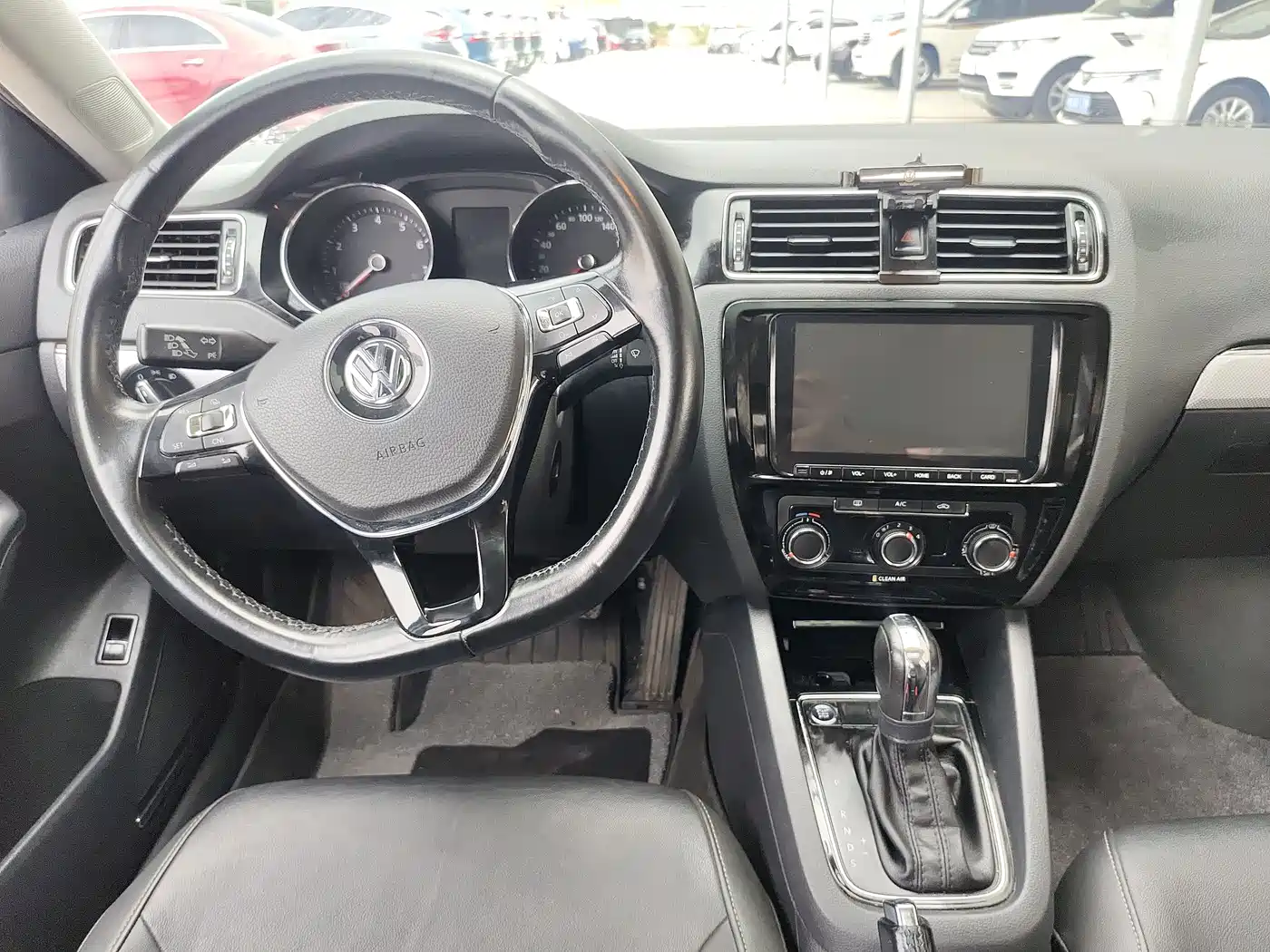 Volkswagen Sagitar 2017 1.6L Automatic Comfort фото 24