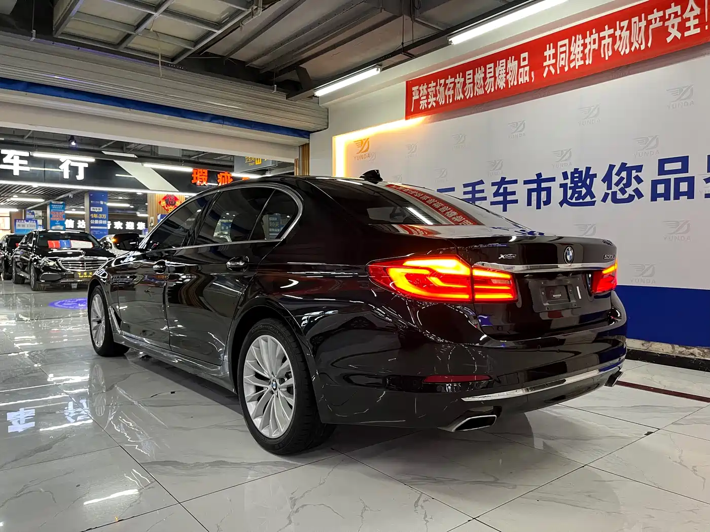 BMW 5 Series 2018 530Li xDrive Luxury Package фото 3