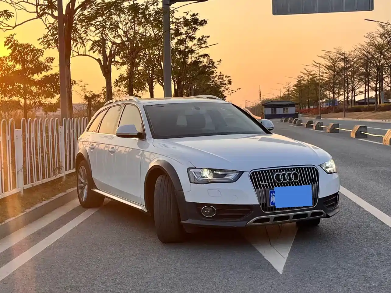 Audi A4 (Import) 2014 40 TFSI allroad quattro фото 3