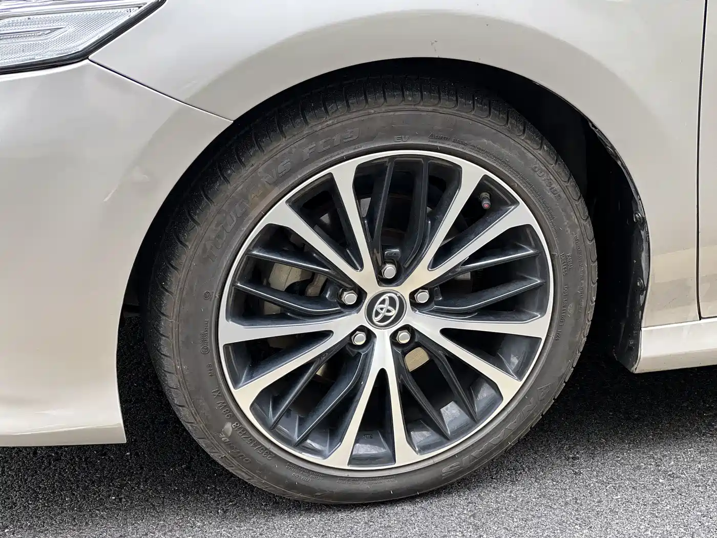 Toyota Camry 2018 2.5Q Flagship Edition фото 27