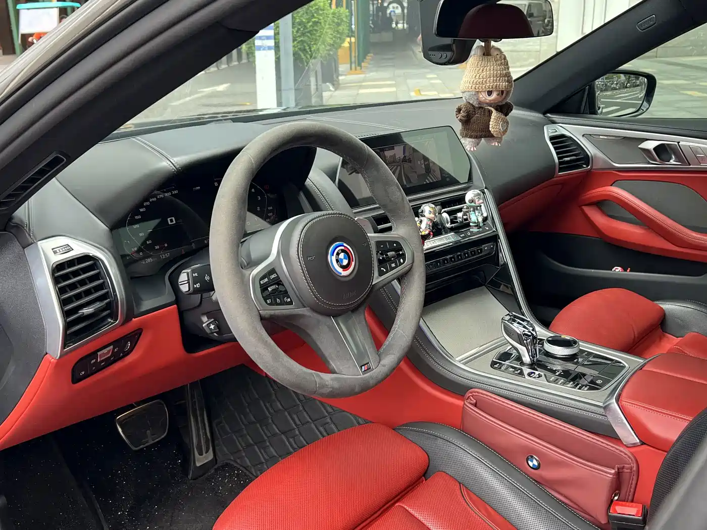 صورة 7 - BMW 8 Series