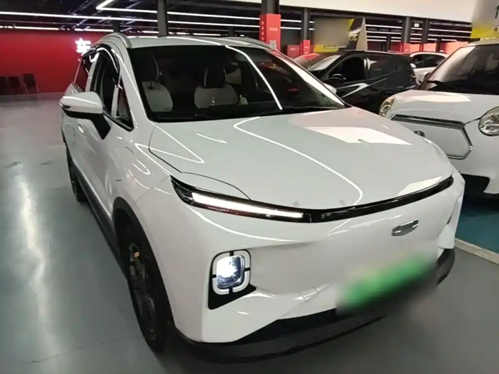 Фото 4 - Geely Geometry E Firefly