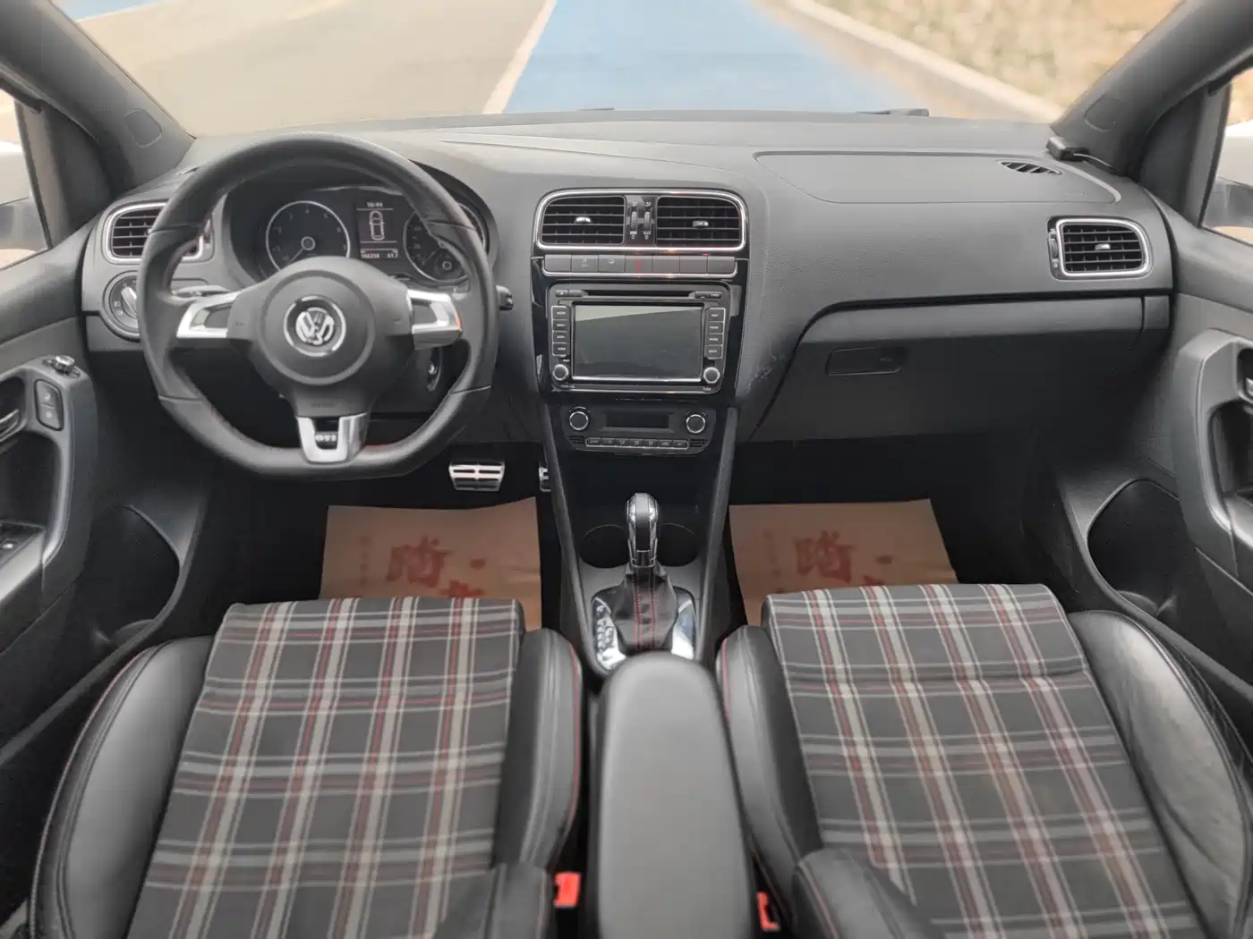 Volkswagen Polo 2012 1.4TSI GTI фото 12