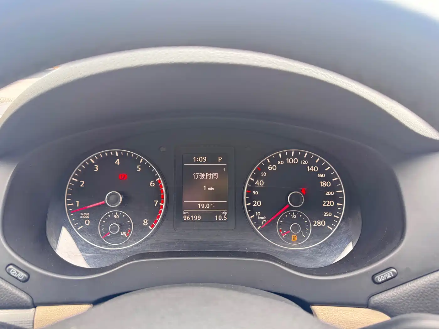 Volkswagen Sagitar 2014 1.4TSI Automatic Luxury фото 10
