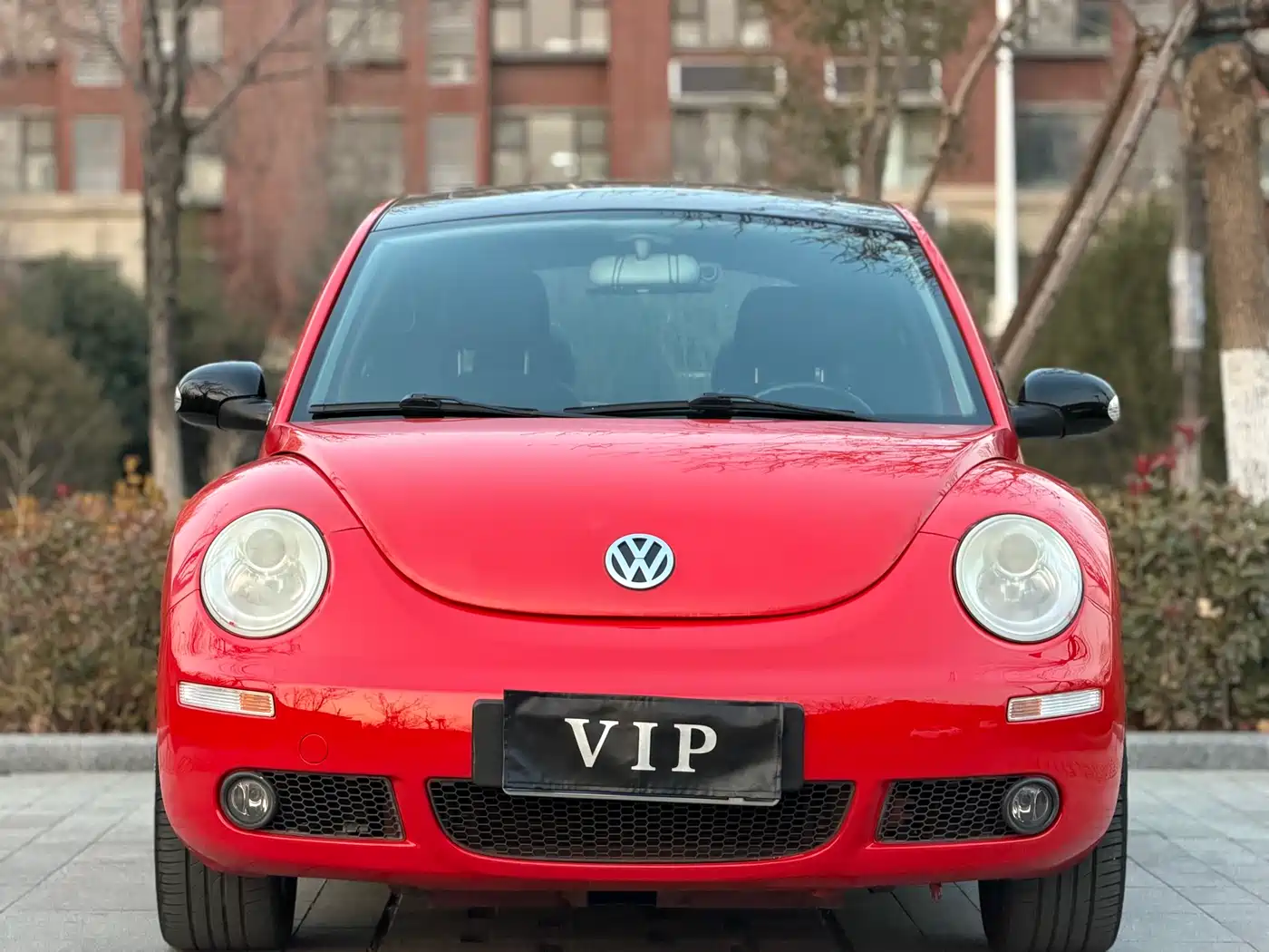 Volkswagen Beetle 2010 Model 2.0 BlackOrange Luxury Edition фото 2