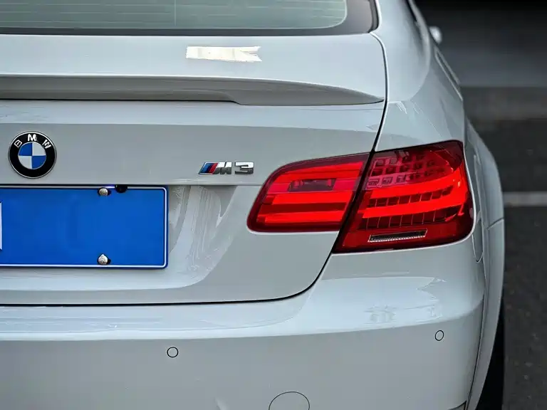 BMW M3 2011 M3 Coupe Carbon Fiber Roof Edition фото 13