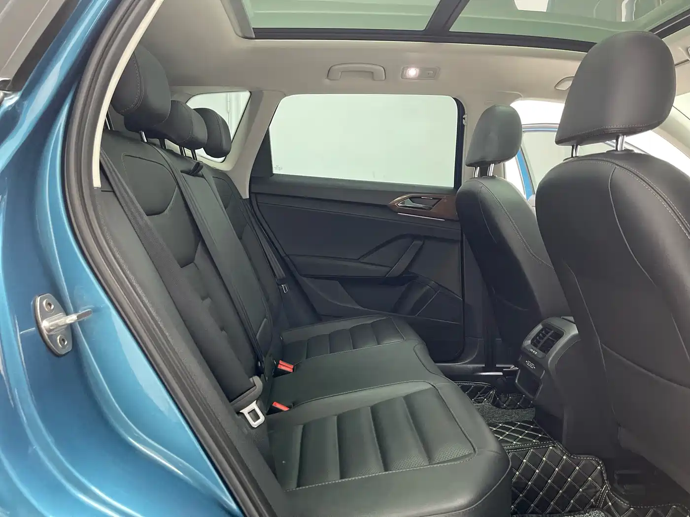 Volkswagen Tharu 2019 Model 330TSI 4WD Flagship Edition China VI фото 23