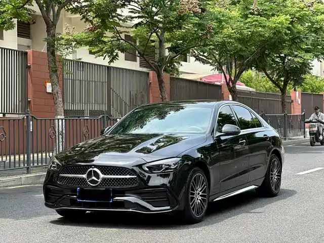 Mercedes-Benz C-Class 2024