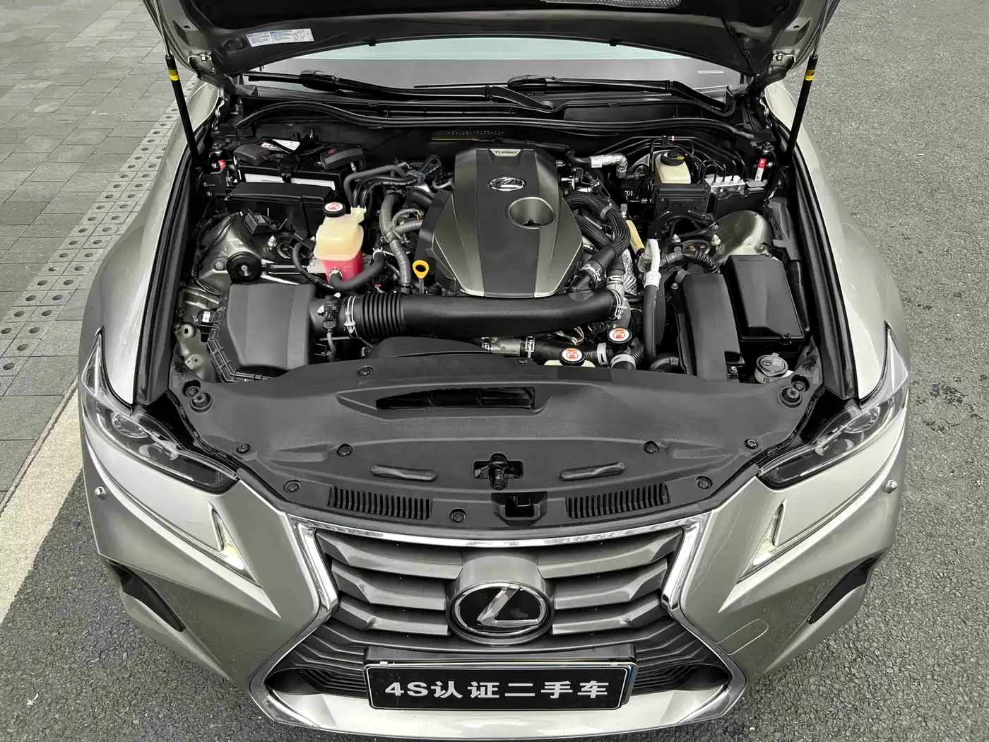 Lexus IS 2017 300 Leading Edition фото 28