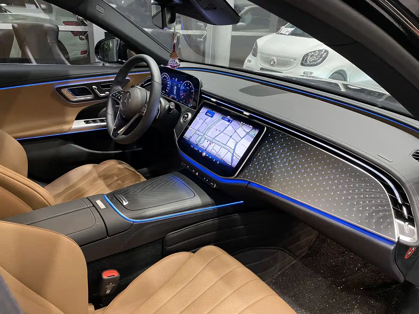 Mercedes-Benz E-Class 2025 E 260 L фото 12